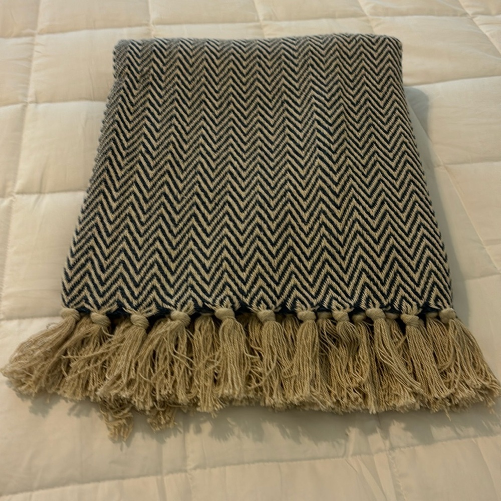 DII Chevron Cotton SofaThrow blanket 50x60 French Blue.